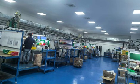 Our company has introduced vertical injection molding machines and established a vertical injection 